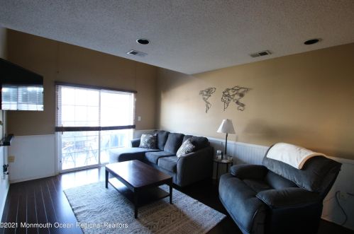 54 Dover Ct, Tinton Falls, NJ 07712-7765