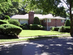 28 Dorothy Rd, Newton, MA 02459-3308