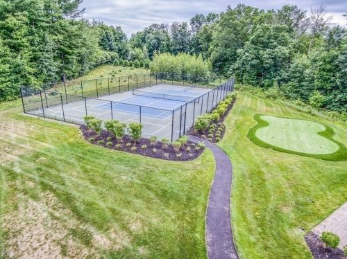 89 Pine Tree Dr, Methuen MA 01844-1268 exterior