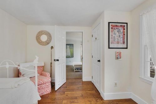 360 Windjammer Ln, Eastham MA 02642-3436 exterior