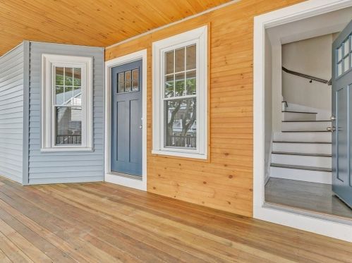 18 Laurel St, Arlington MA 02476-4309 exterior