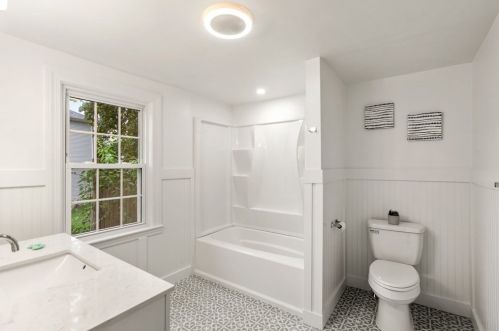 17 Ives St, Worcester MA  01603-2614 exterior