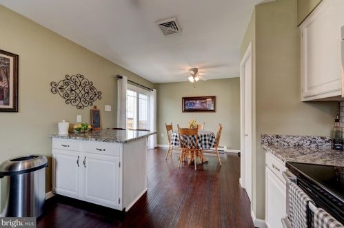 1157 Mantua Pike, West Deptford NJ 08097-1229 exterior