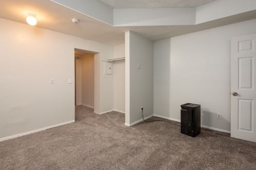 35 Grammont Rd, Worcester MA 01607-1175 exterior