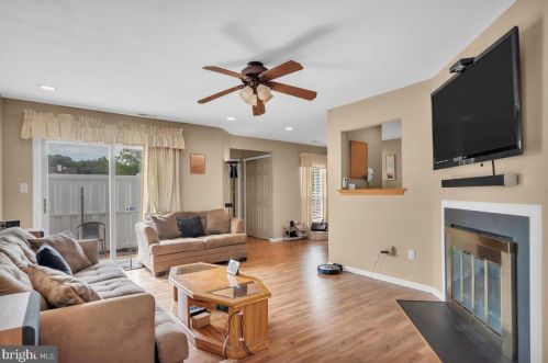 317 Steeplechase Ct, West Deptford NJ 08096-6815 exterior