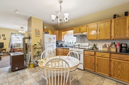 145 Church St, New Bedford MA 02745-5023 exterior