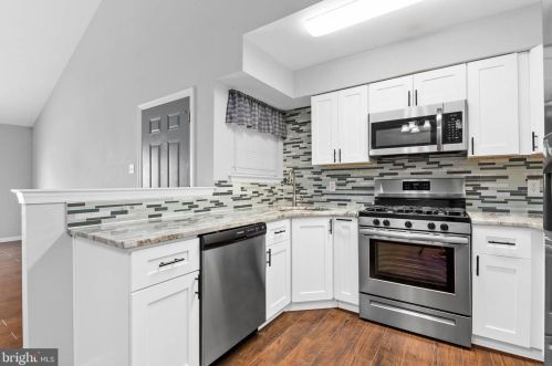 1435 Tristram Cir, West Deptford NJ  08051-2265 exterior