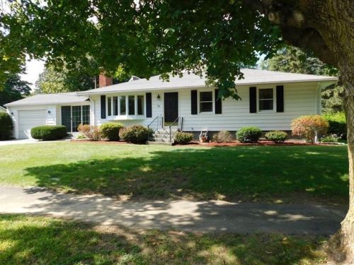 26 Peros Dr, Agawam, MA 01001-3534