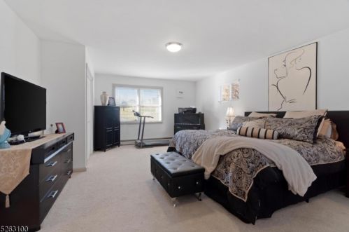 9 Lake Pochung Rd, Wantage NJ  07461-4027 exterior