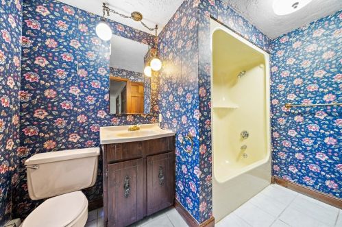 143 Rocky Hl Rd, Plymouth MA 02360-5501 exterior