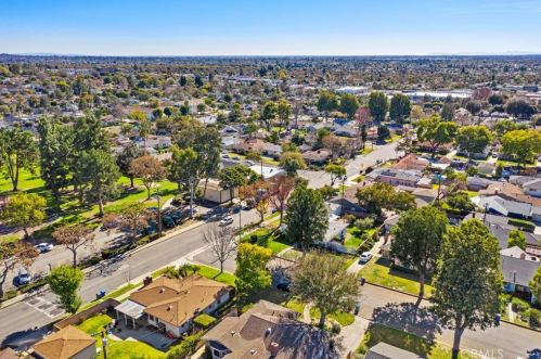 8239 Michigan Ave, Whittier CA 90602-2620 exterior