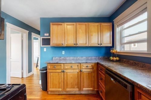 32 Fuller St, Everett MA  02149-4213 exterior