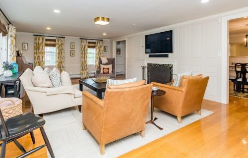 146 Arnold Rd, Newton MA 02459-3046 exterior