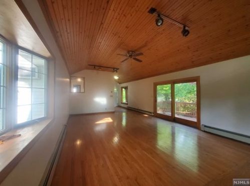 232 Madison Ave, Cresskill NJ  07626-1308 exterior