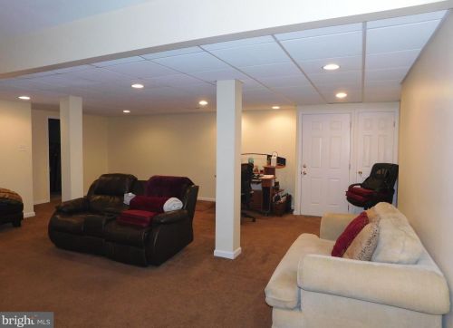 612 Schaeffer Ave, West Deptford NJ 08096-6631 exterior