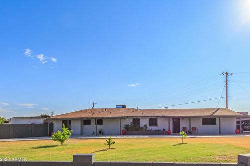 7332 17 Ave, Phoenix AZ 85085-6300 exterior