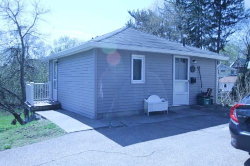 598 Pleasant St, Worcester, MA 01602-2725