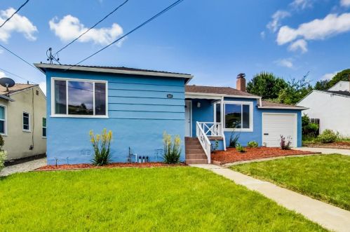 15977 Windsor Dr, San Leandro CA  94578-1415 exterior