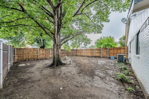 2709 Ivanridge Ln, Garland TX 75044-4617 exterior