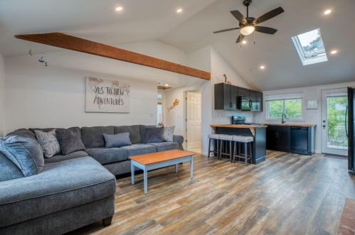 280 Great Pond Rd, Eastham MA  02642-2402 exterior