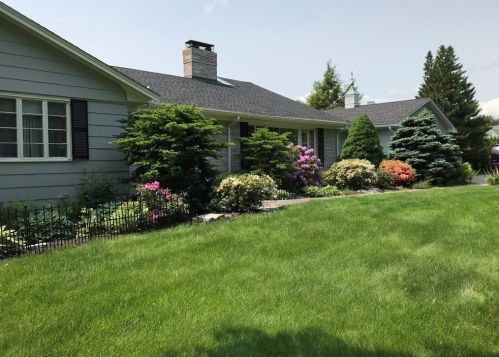 1885 Central Ave, Needham, MA 02492-1408