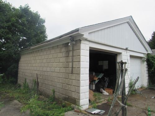 5 Locust Ave, Worcester MA 01604-1160 exterior