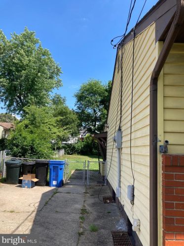 124 Military Dr, West Deptford NJ 08063-1507 exterior