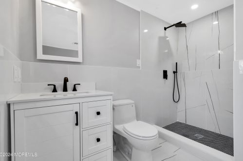 6 Afton Rd, Jackson Twp NJ 08527-3131 exterior