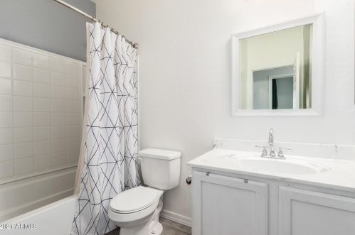 1207 Carson Rd, Phoenix AZ 85041-6615 exterior