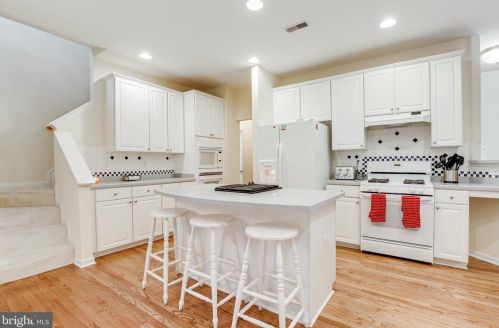 5424 Wooded Way, Columbia MD 21044-5722 exterior