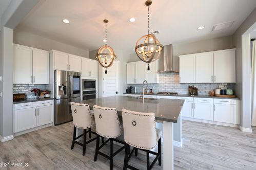 22029 33 Pl, Phoenix AZ 85018 exterior