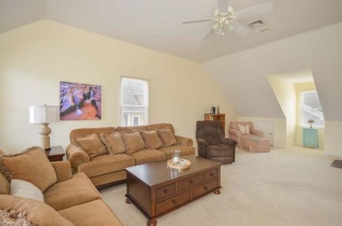 850 Falmouth Hwy, Falmouth MA 02540-2118 exterior