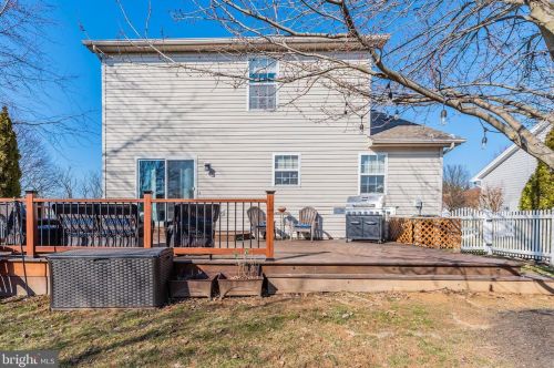 26 Sussex Dr, Carlisle PA 17013-1792 exterior