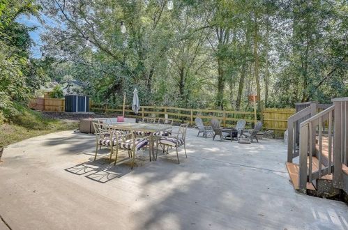 99 Holly Rd, Atlanta GA 30314-2002 exterior