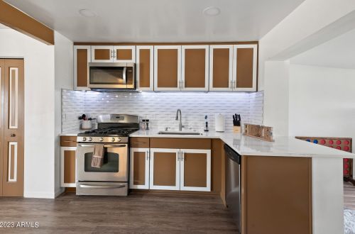 2152 Clarendon Ave, Phoenix AZ 85033-4120 exterior