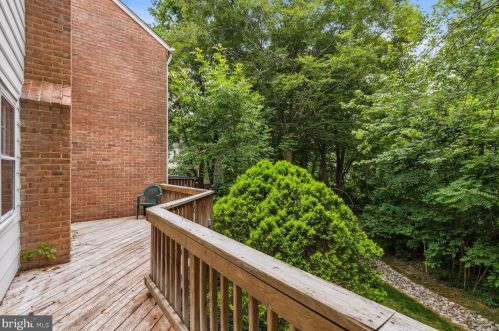 8951 Queen Maria Ct, Columbia MD 21045-2405 exterior