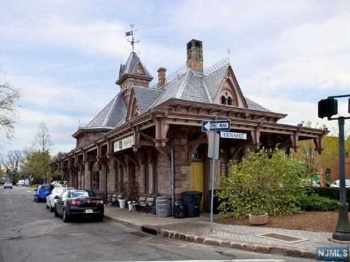 108 Hickory Ave, Tenafly NJ  07670-1510 exterior