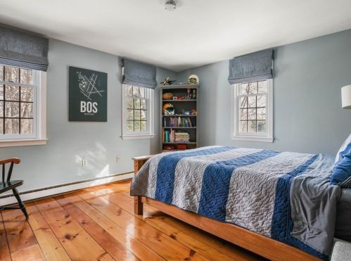 4 High St, Southborough MA 01772-1423 exterior