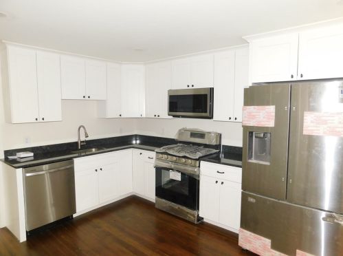 327 Quincy St, Fall River MA  02720-4421 exterior