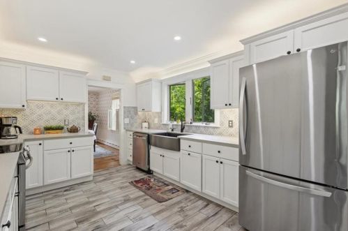 376 Tremont St, Taunton MA 02780-3023 exterior