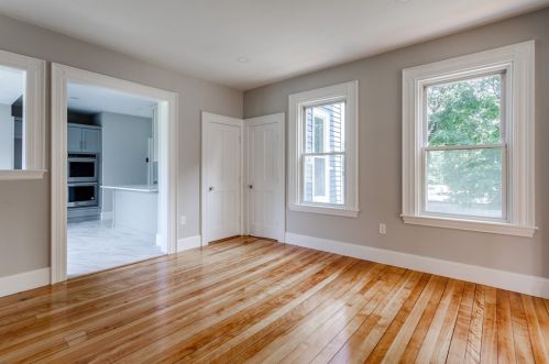 8 Latisquama Rd, Southborough MA 01772-1606 exterior