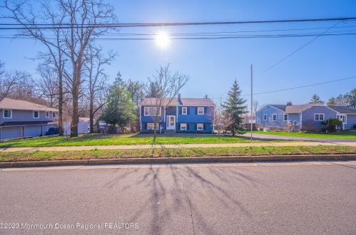 270 Cooper Rd, Tinton Falls, NJ 07701-6033