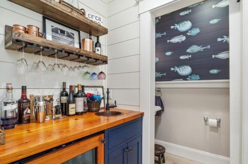 125 Seaview St, Chatham MA 02633-2330 exterior