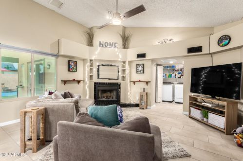 15450 39 St, Phoenix AZ 85018-6406 exterior