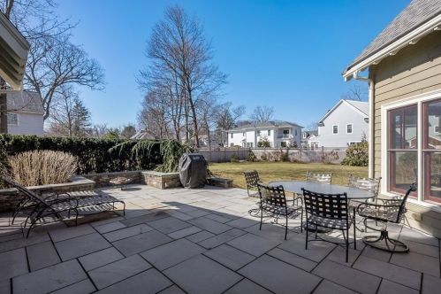 165 Fair Oaks Park, Needham MA 02492-3018 exterior