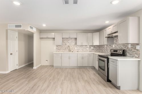 1608 65th Ave, Phoenix AZ 85033-1601 exterior