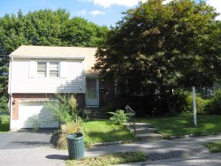 45 Lindbergh Ave, Newton, MA 02465-1650