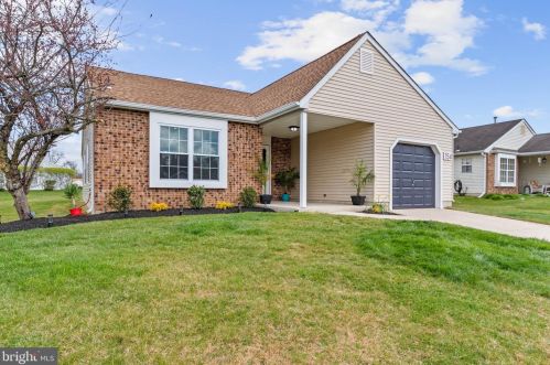 154 Lakebridge Dr, West Deptford, NJ 08096-6724