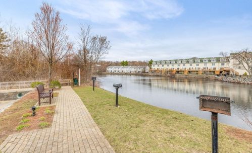 10 Crowninshield St, Peabody MA  01960-4338 exterior