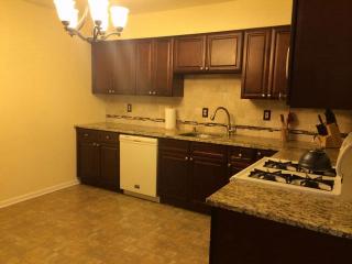 472 Forest St, Kearny NJ  07032-3570 exterior